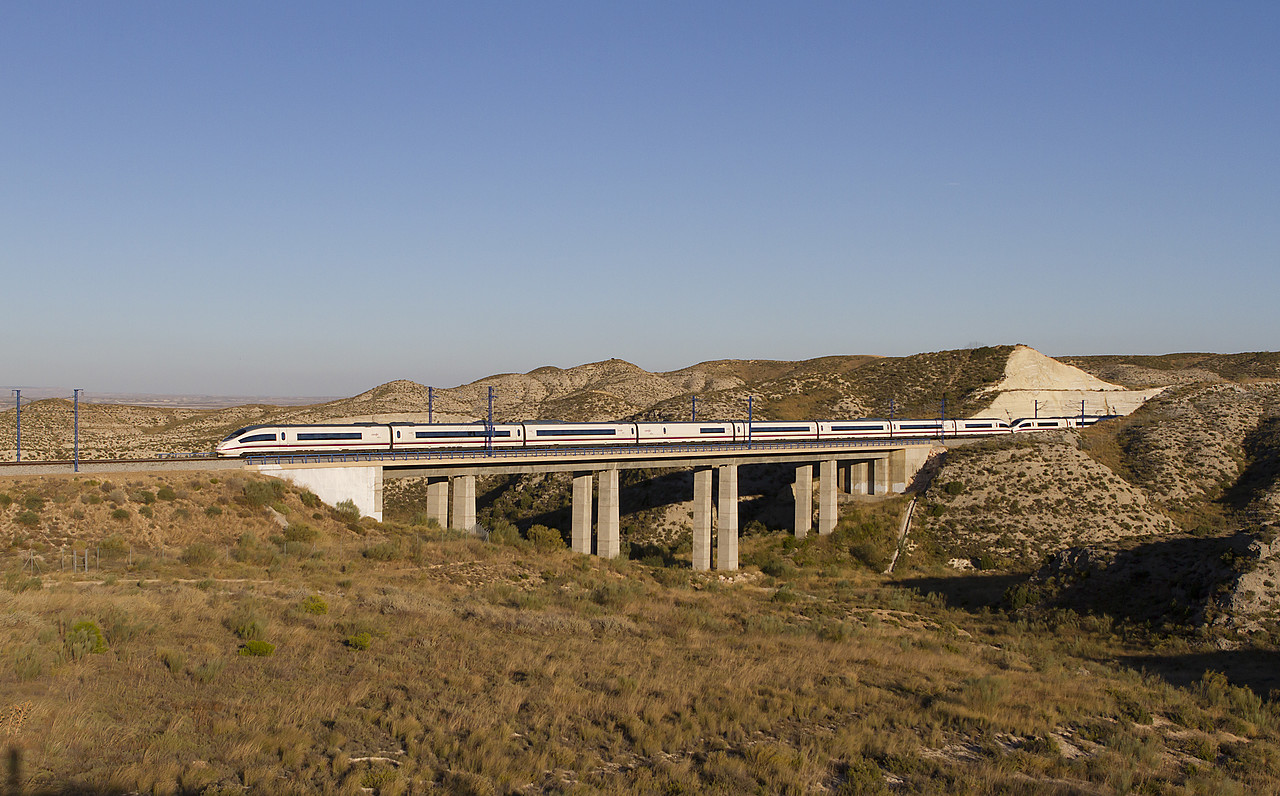 103 213 of RENFE at Villafranca de Ebro