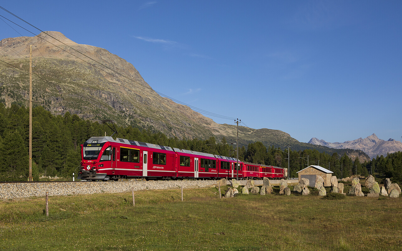 Abe Allegra Of Rhb Between Bernina Suot And Morteratsch