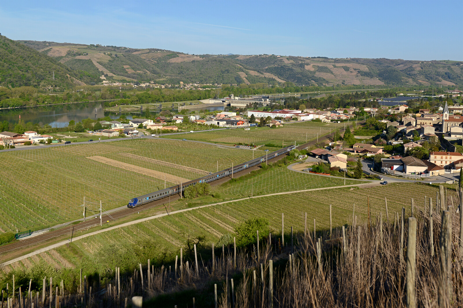 B5uxh TER 200 of SNCF (Société Nationale des Chemins de fer Français) between Tain l'Hermitage Tournon and Saint-Vallier sur Rhône, France