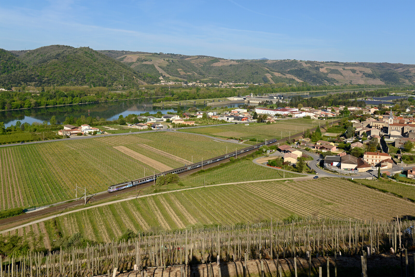 BB 22200 of SNCF (Société Nationale des Chemins de fer Français) between Saint-Vallier sur Rhône and Tain l'Hermitage Tournon, France
