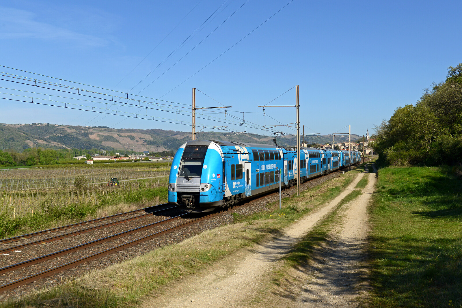 Z 24595 of SNCF (Société Nationale des Chemins de fer Français) between Saint-Vallier sur Rhône and Tain l'Hermitage Tournon, France