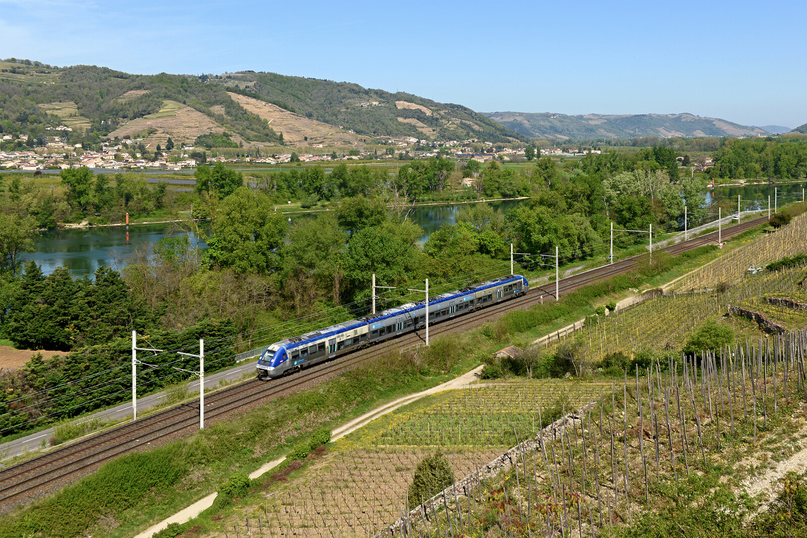 B 82574 of SNCF (Société Nationale des Chemins de fer Français) between Tain l'Hermitage Tournon and Saint-Vallier sur Rhône, France
