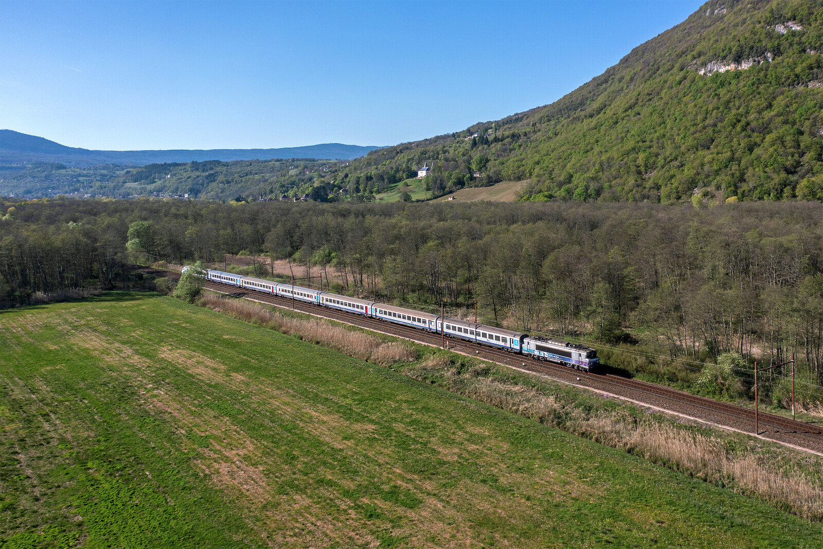 BB 22134 of SNCF (Société Nationale des Chemins de fer Français) between Culoz and Virieu le Grand Belley, France