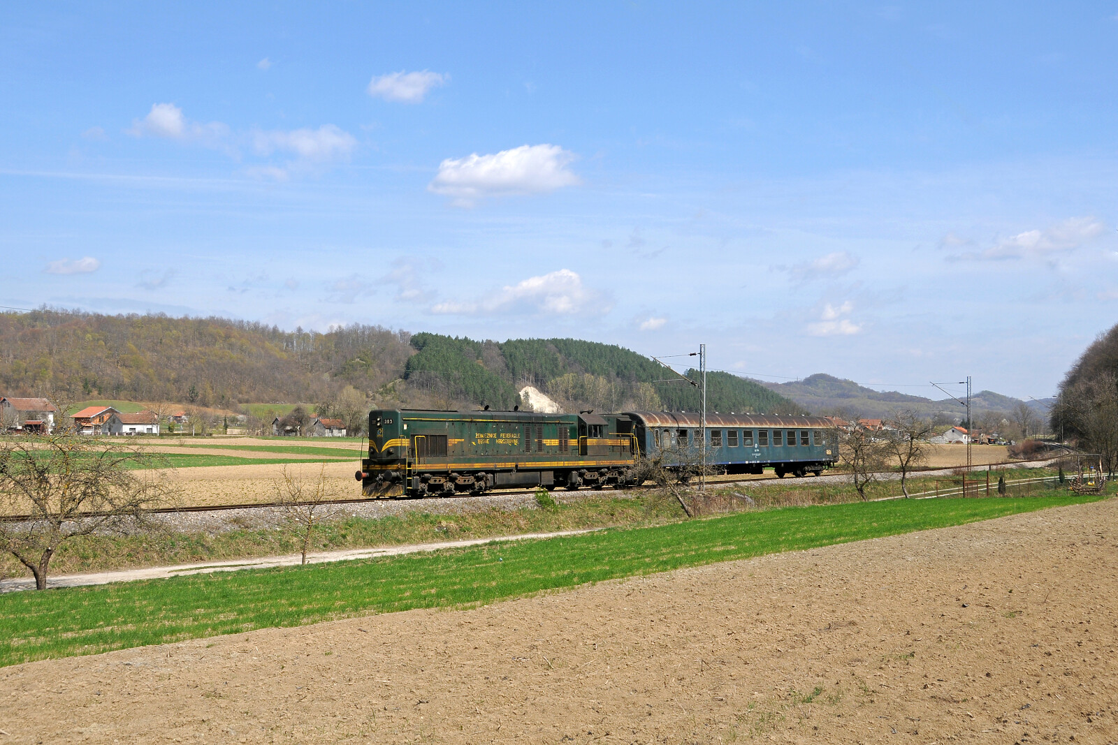 661 305 of ŽFBH (Željeznice Federacije Bosne i Hercegovine) between Rakani and Bosanska Otoka, Bosnia and Herzegovina