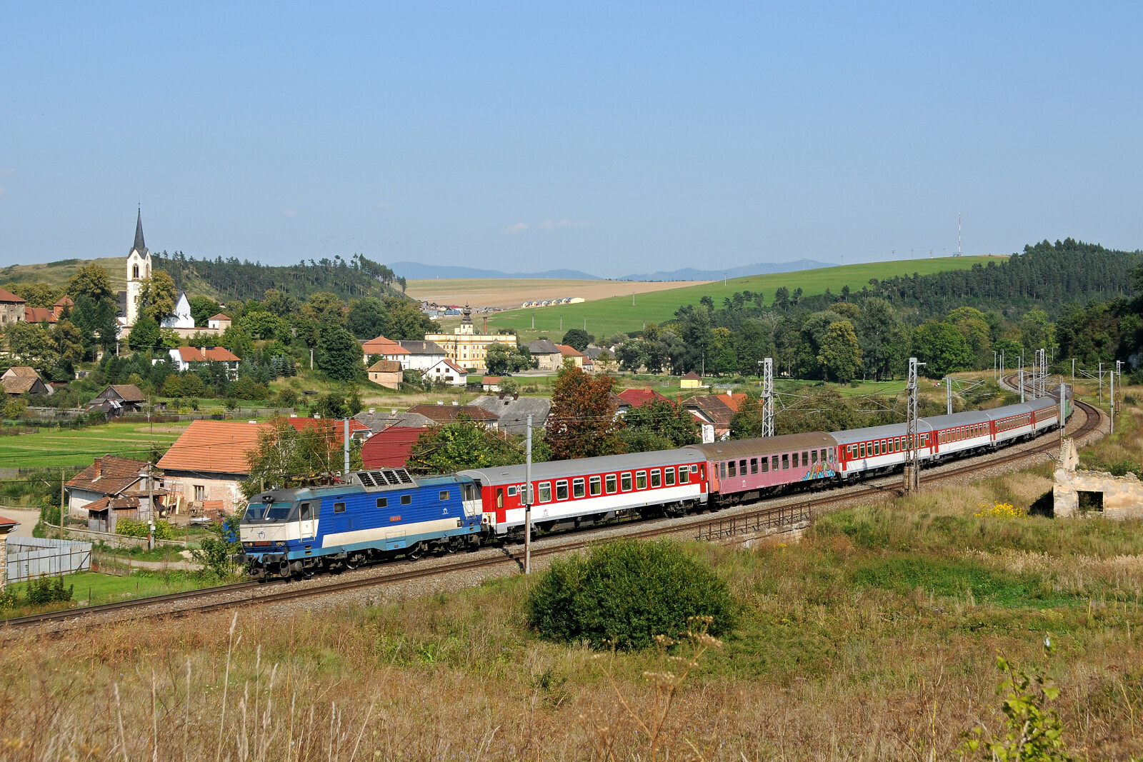 350 016 of ZSSK (Železničná spoločnosť Slovensko) between Markušovce and Teplička nad Hornádom, Slovakia