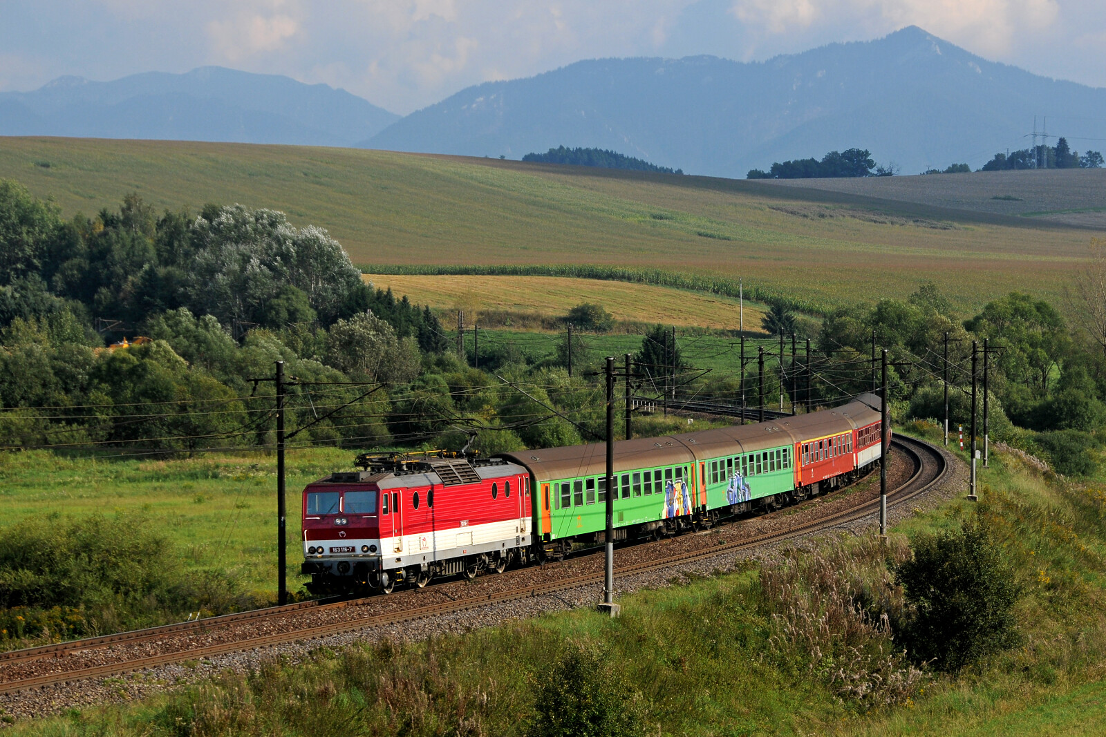163 116 of ZSSK (Železničná spoločnosť Slovensko) between Liptovské Vlachy and Liptovská Teplá, Slovakia