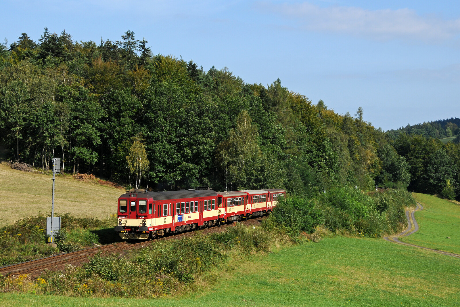 842 025 of ČD (České dráhy) between Frenštát pod Radhoštěm and Kunčice pod Ondřejníkem, Czech Republic