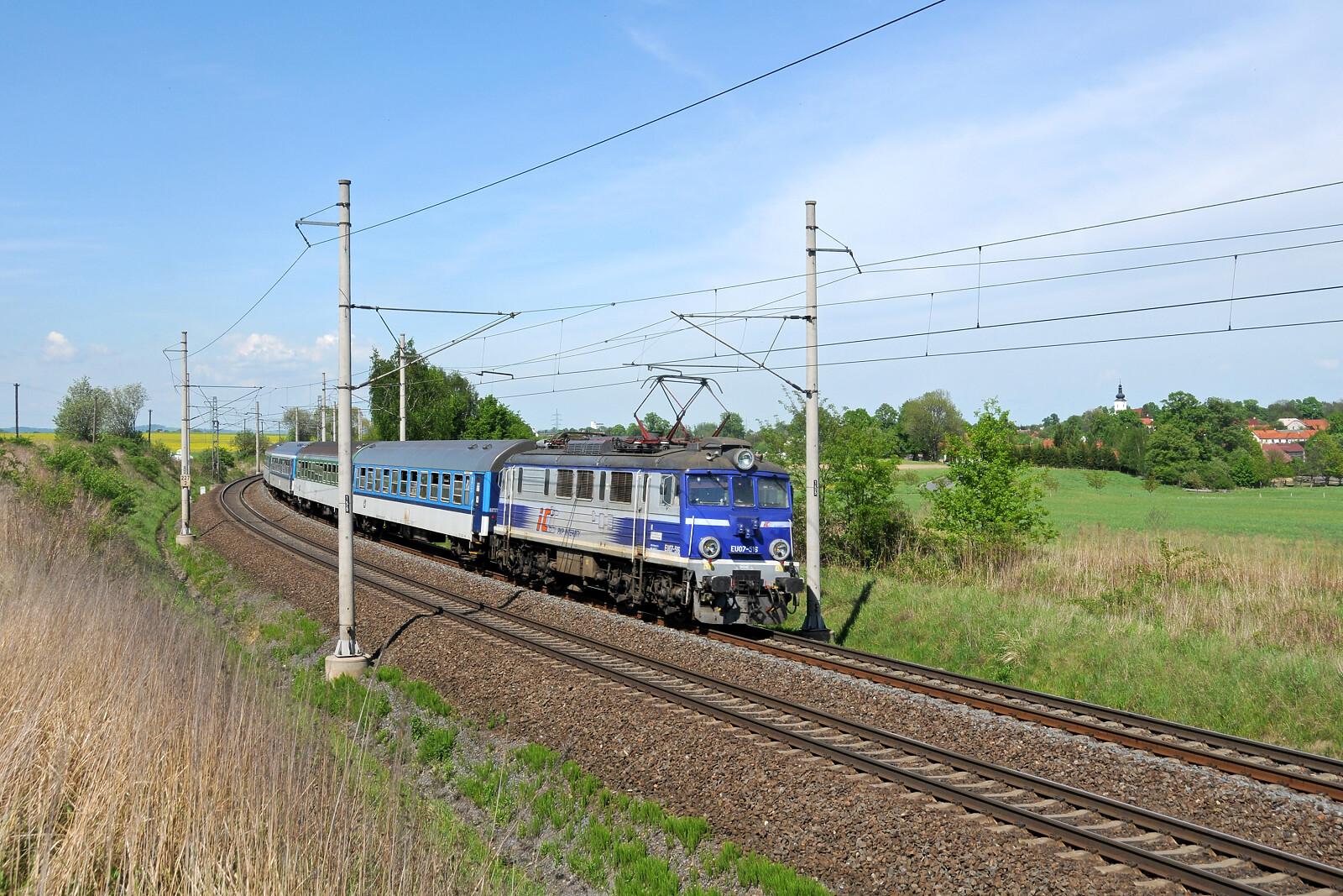 EU07 516 of PKP (Polskie Koleje Panstwowe) between Suchdol nad Odrou and Hranice na Moravě, Czech Republic