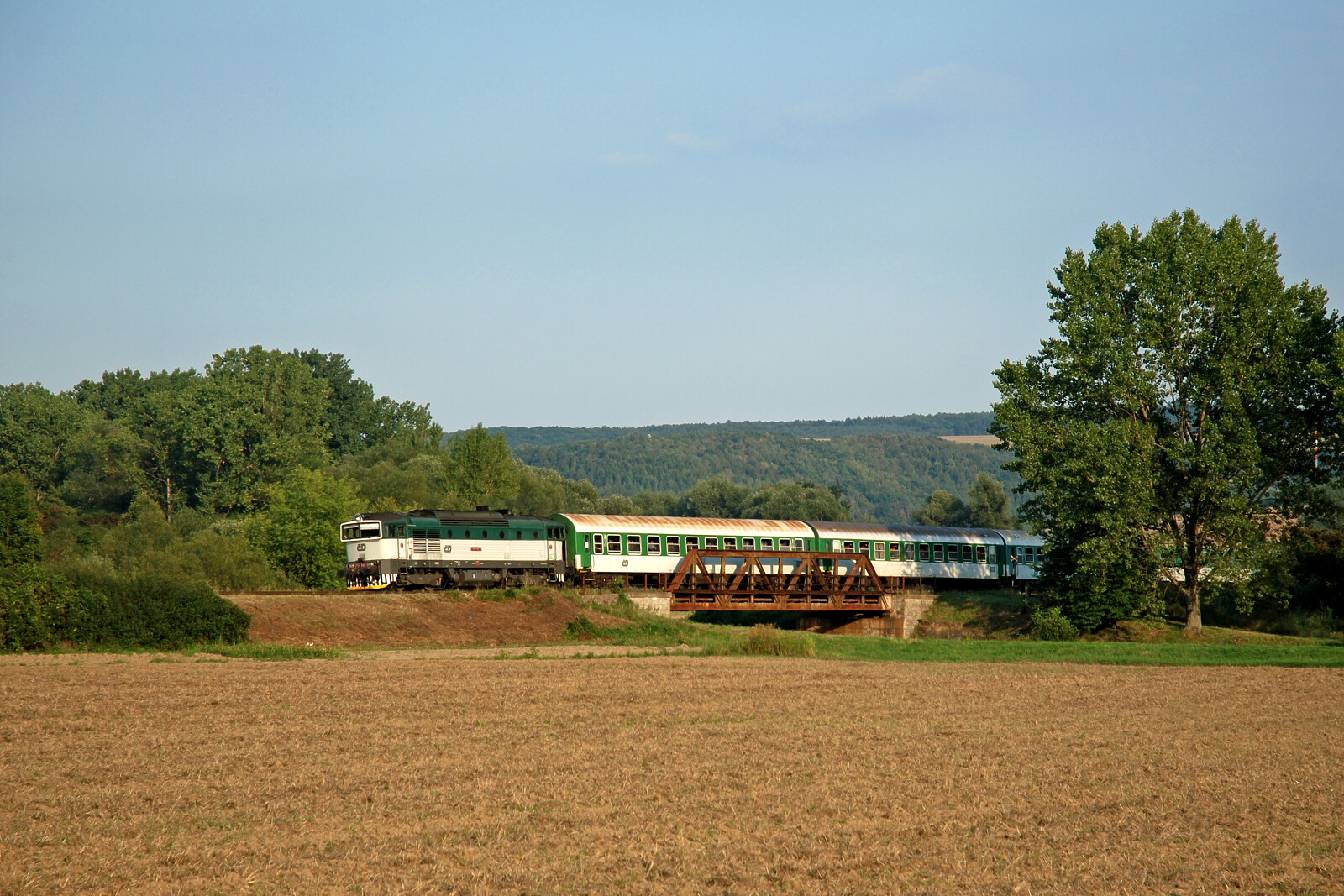 Class 754 "Taucherbrille" of ČD (České dráhy) between Popovice u Uherského Hradiště and Hradčovice, Czech Republic