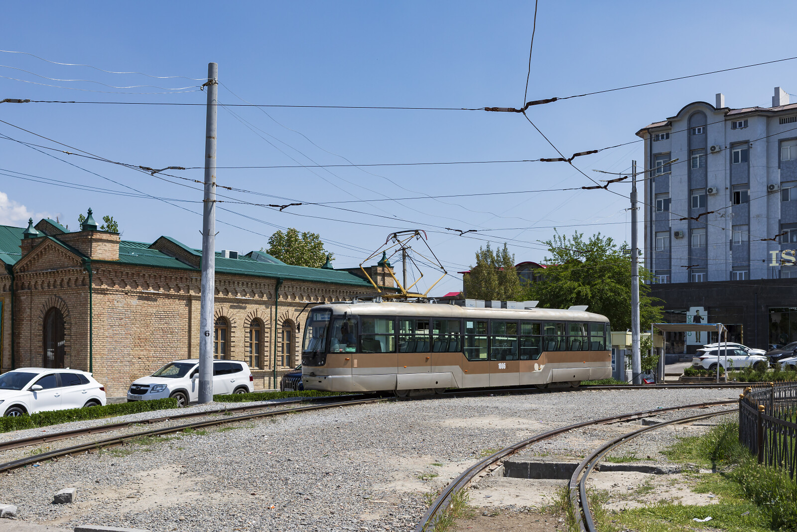 1006 of DK (Tramvay liniyalarini ekspluatatsiya qilish direksiyasi) at Samarkand (Temir Yo'L Vokzali), Uzbekistan