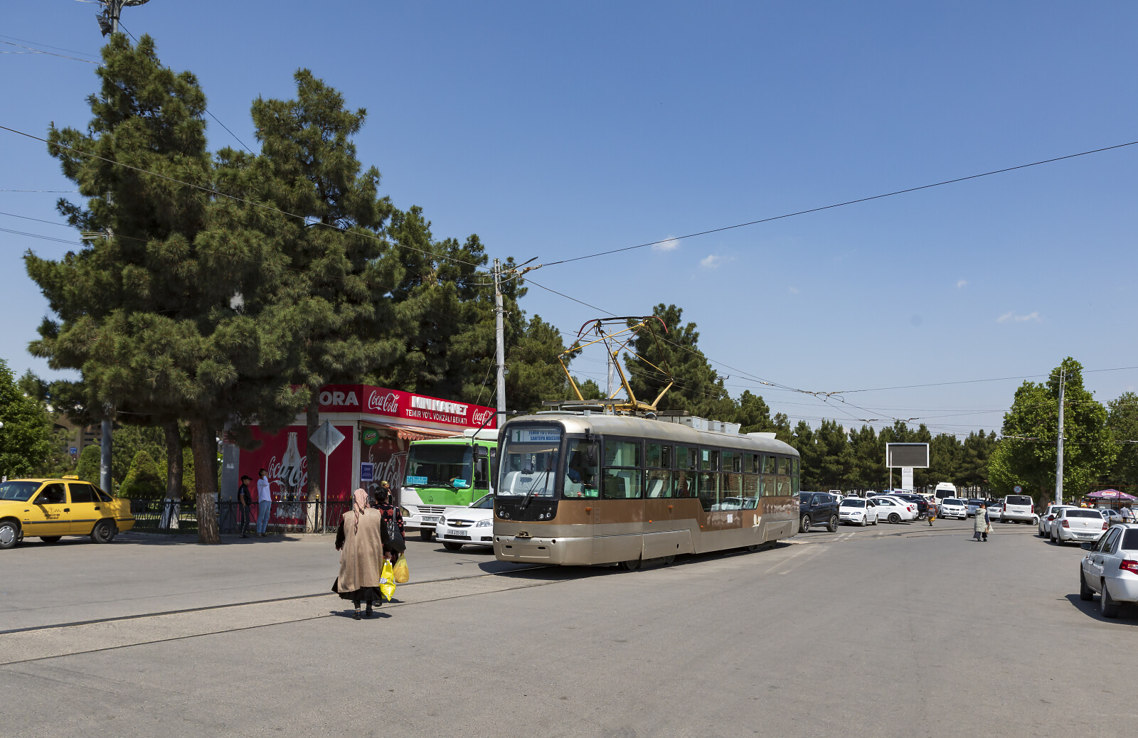 1006 of DK (Tramvay liniyalarini ekspluatatsiya qilish direksiyasi) at Samarkand (Temir Yo'L Vokzali), Uzbekistan
