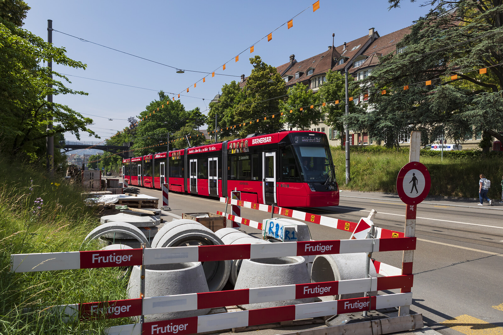 Be 6/8 919 of SVB (Städtische Verkehrsbetriebe Bern (Bernmobil)) at Bern (Viktoriaplatz), Switzerland