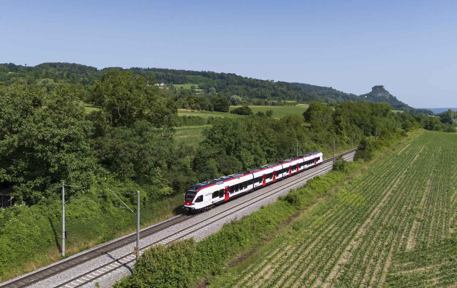 RABe 521 "FLIRT" of SBB (Schweizerische Bundesbahnen) between Mühlhausen (b. Engen) and Singen, Germany