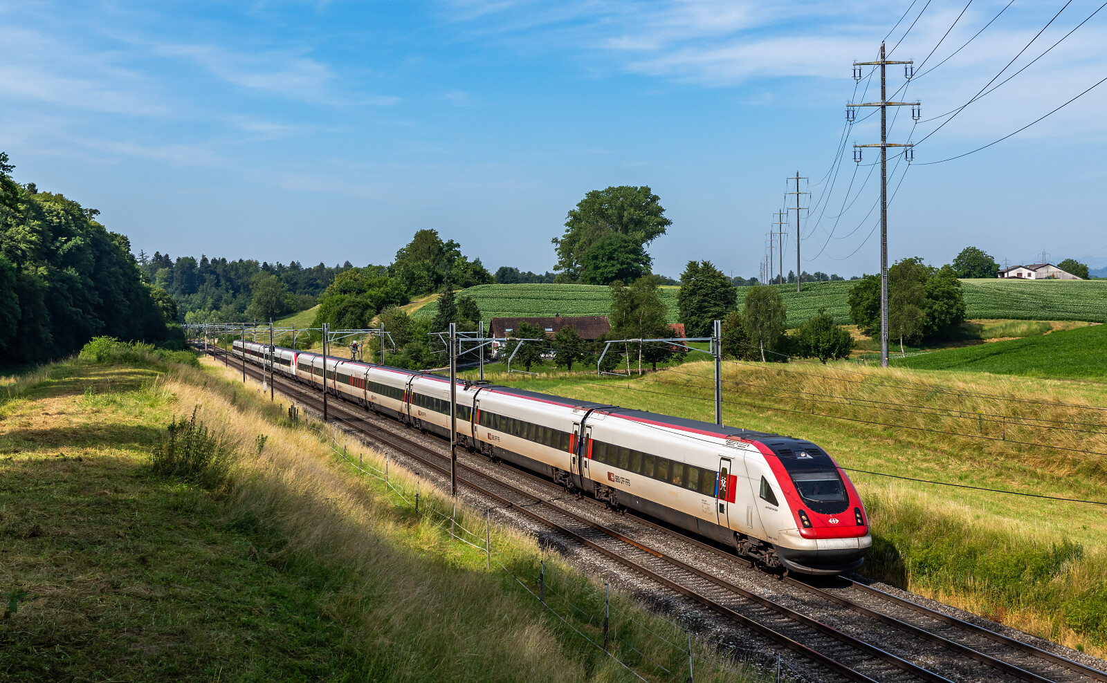 RABDe 500 012 of SBB (Schweizerische Bundesbahnen) between Wangen an der Aare and Niederbipp, Switzerland