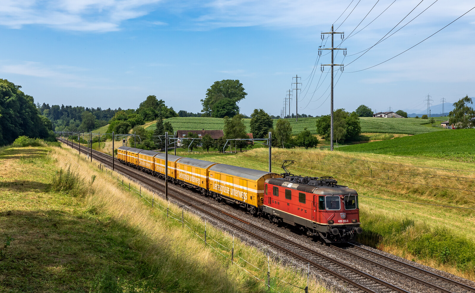 Re 420 295 of SBB (Schweizerische Bundesbahnen) between Wangen an der Aare and Niederbipp, Switzerland