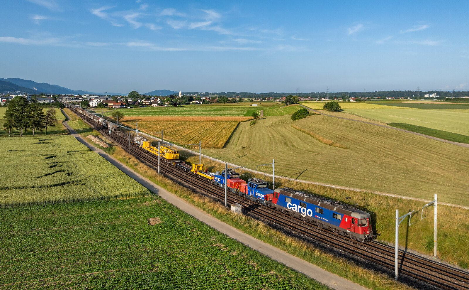Re 620 075 of SBB (Schweizerische Bundesbahnen) between Niederbipp and Wangen an der Aare, Switzerland