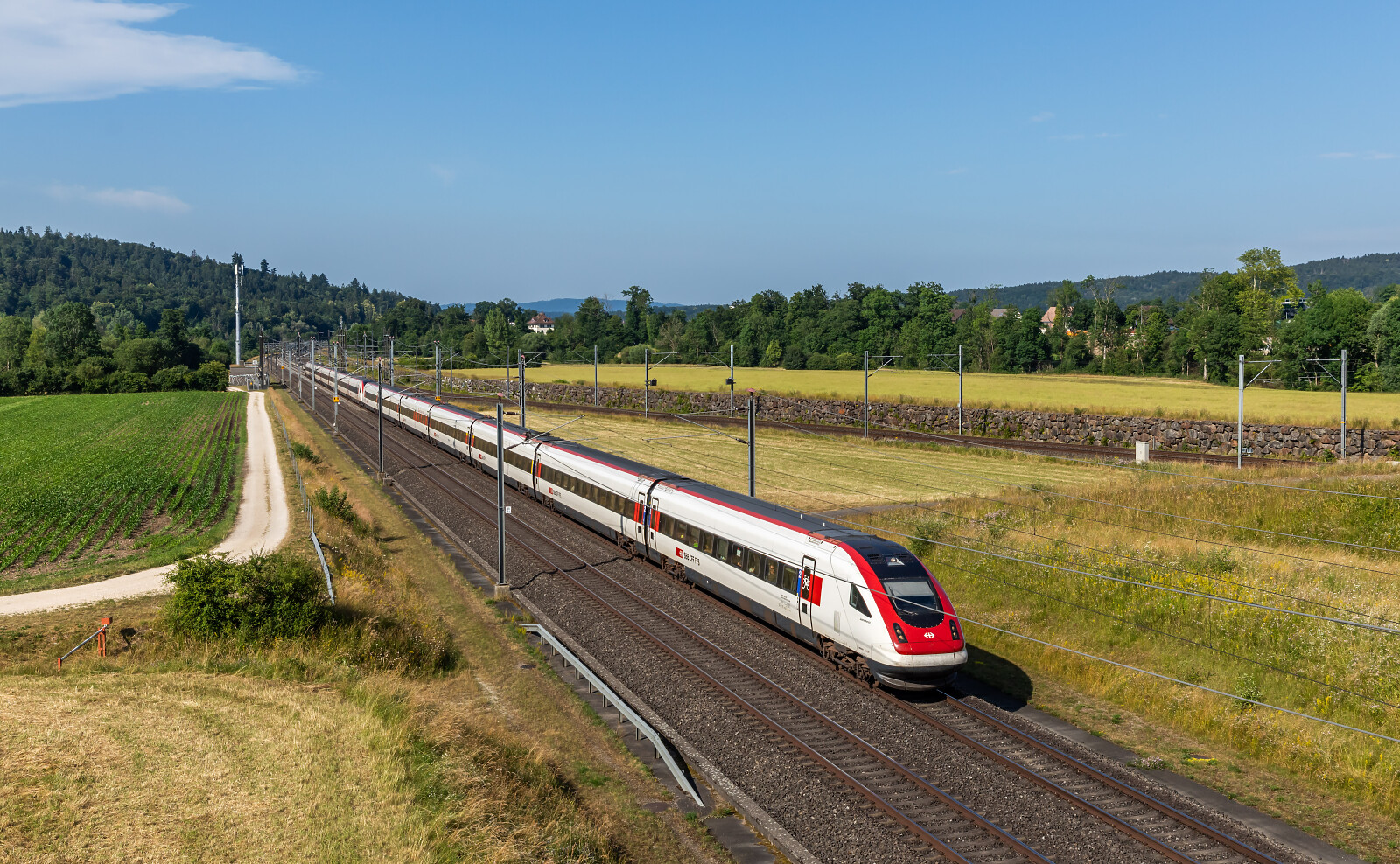 RABDe 500 020 of SBB (Schweizerische Bundesbahnen) between Roggwil-Wynau and Langenthal, Switzerland